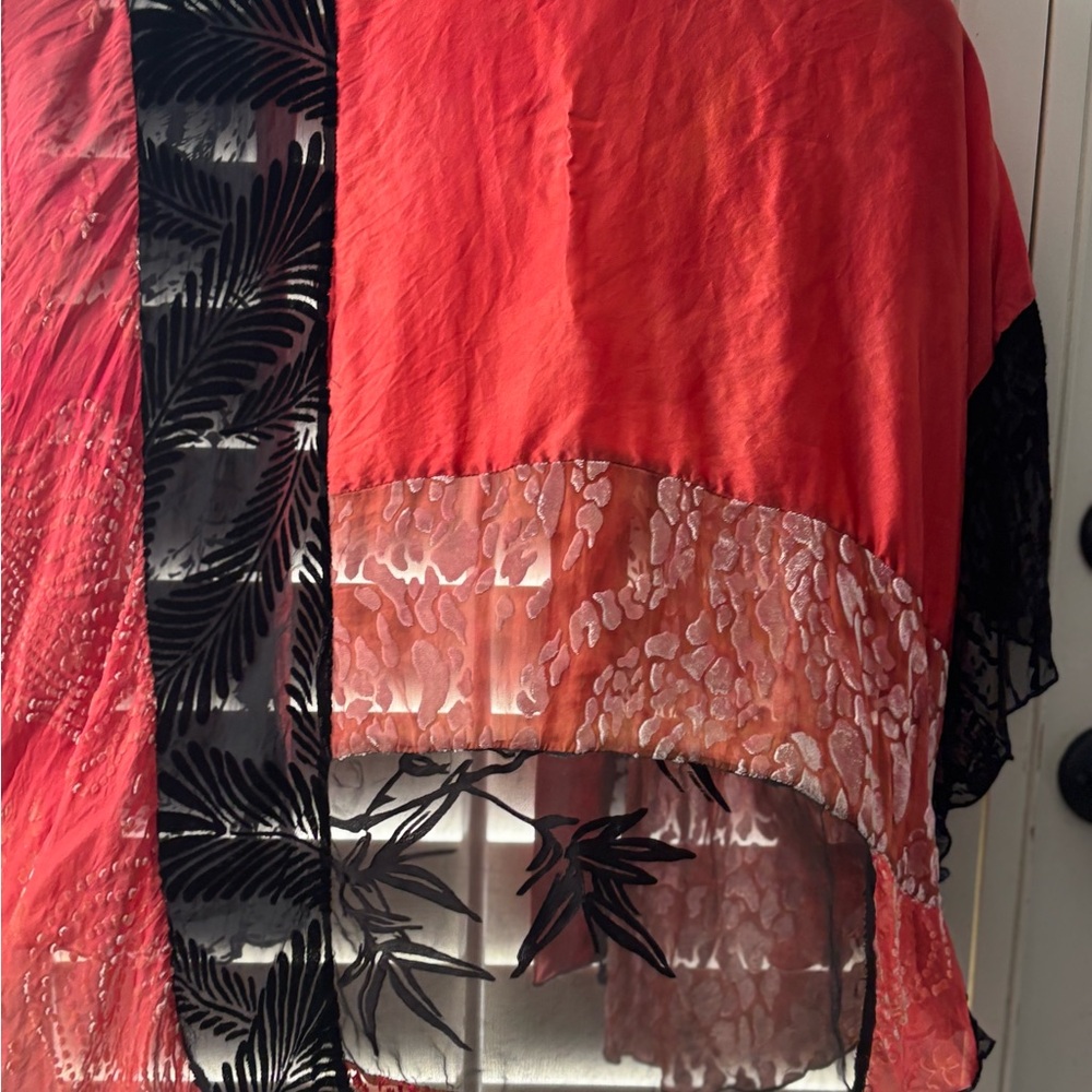 Yala Black and Red Women's over wrap large kimono style - Picture 5 of 5